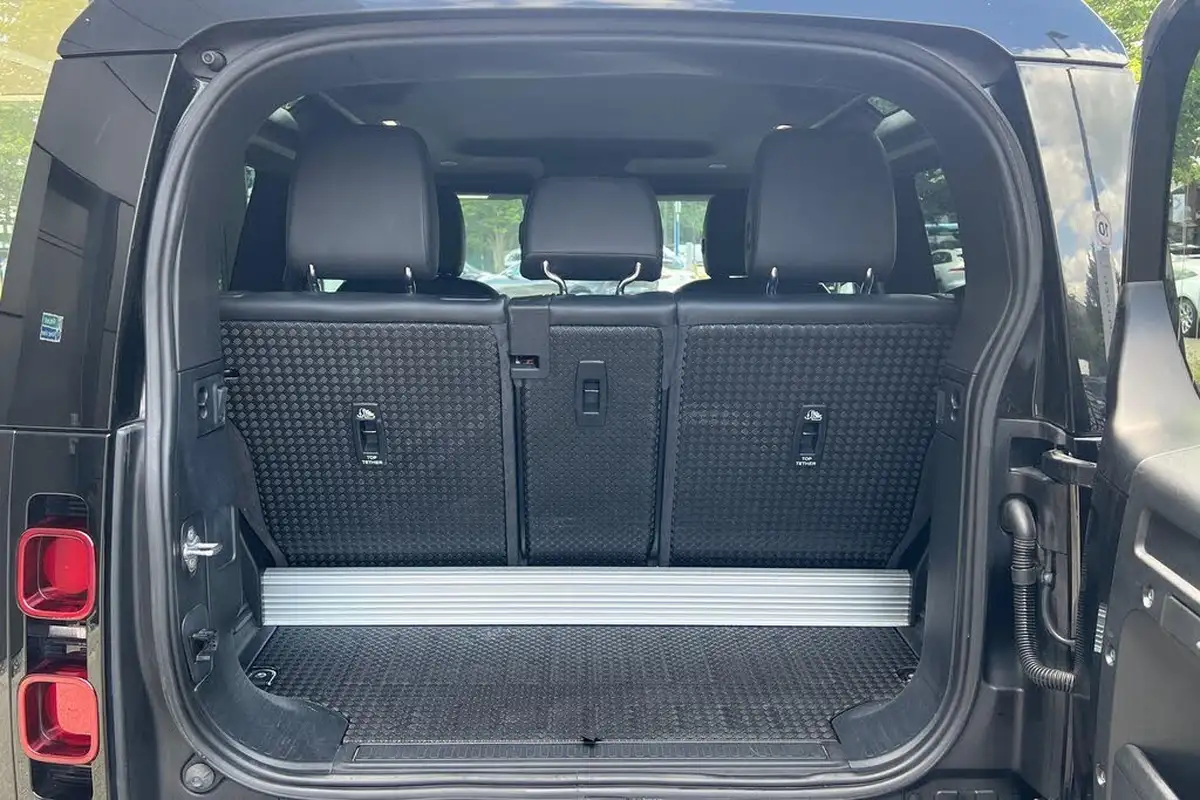2021-land-rover-90-defender-30-d250-x-dynamic-se-big-27