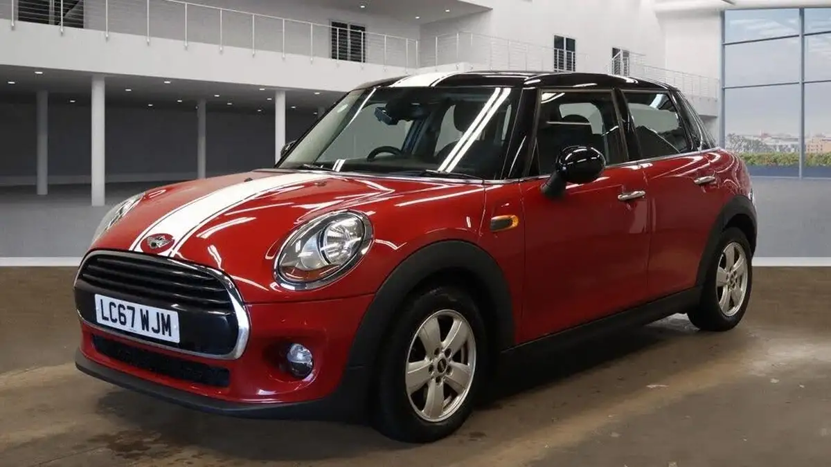 2017-mini-cooper-15-cooper-ss-hatchback-5d-auto-big-4