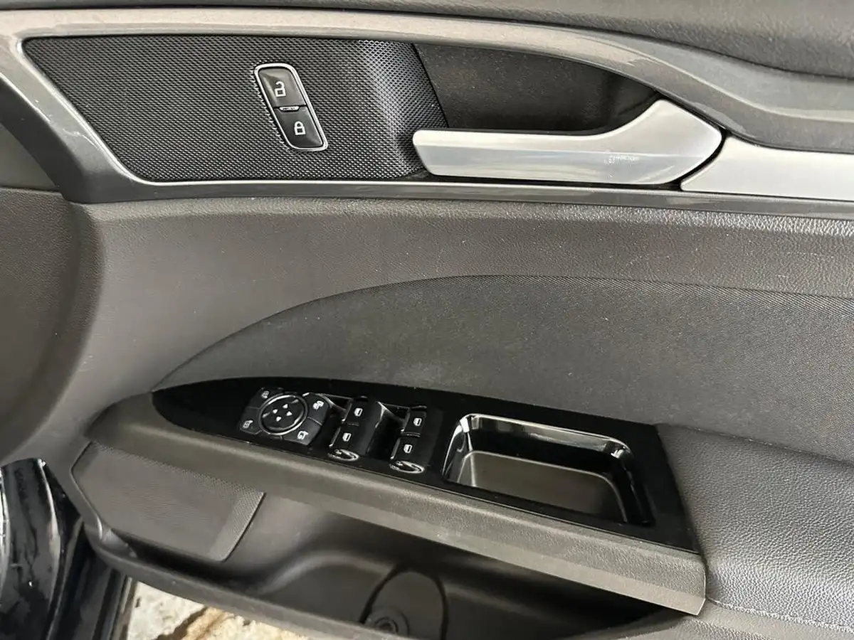 2020-ford-mondeo-20tdci-zetec-edition-hatchback-big-21