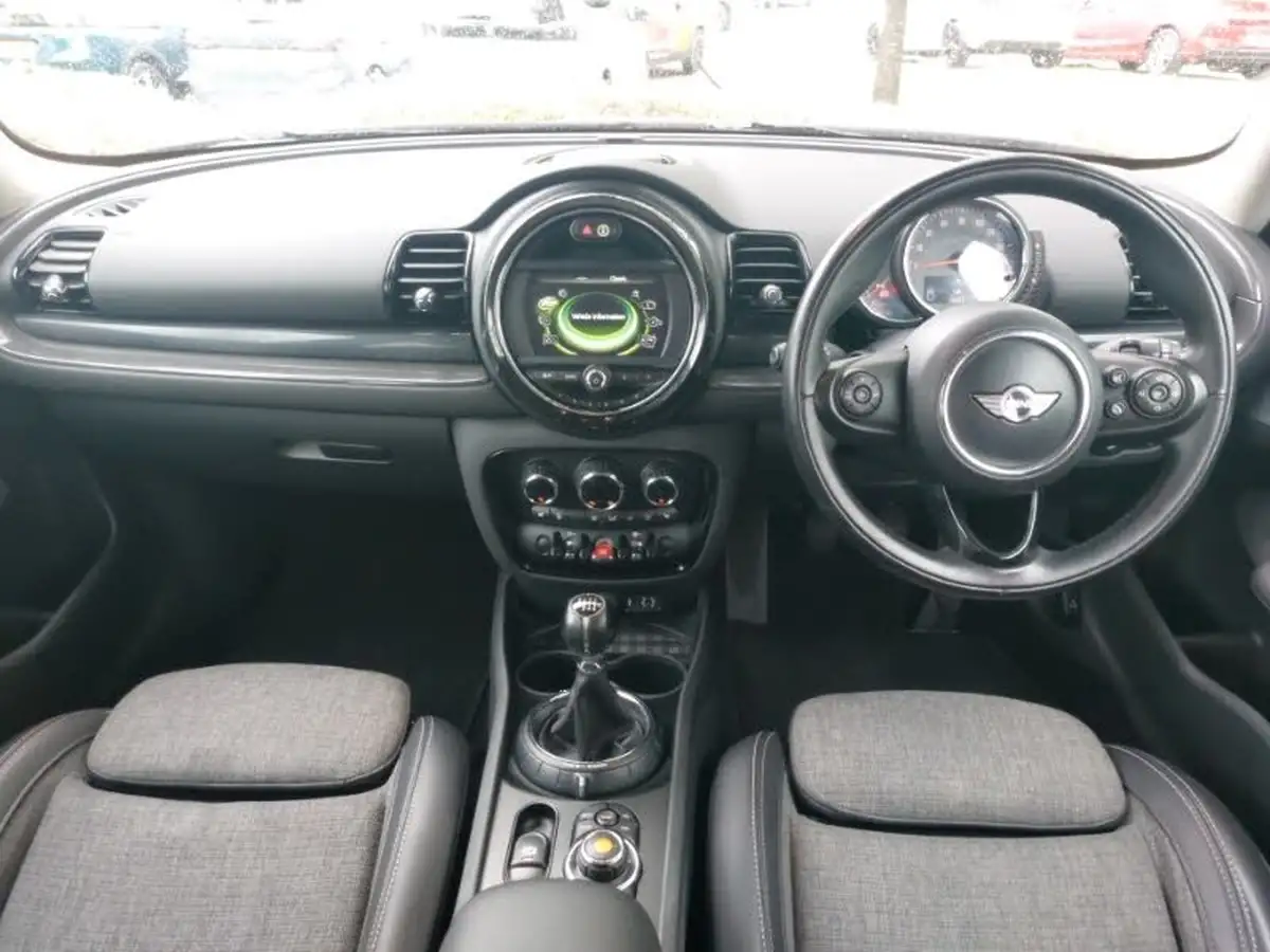 2017-mini-clubman-15-cooper-ss-big-2