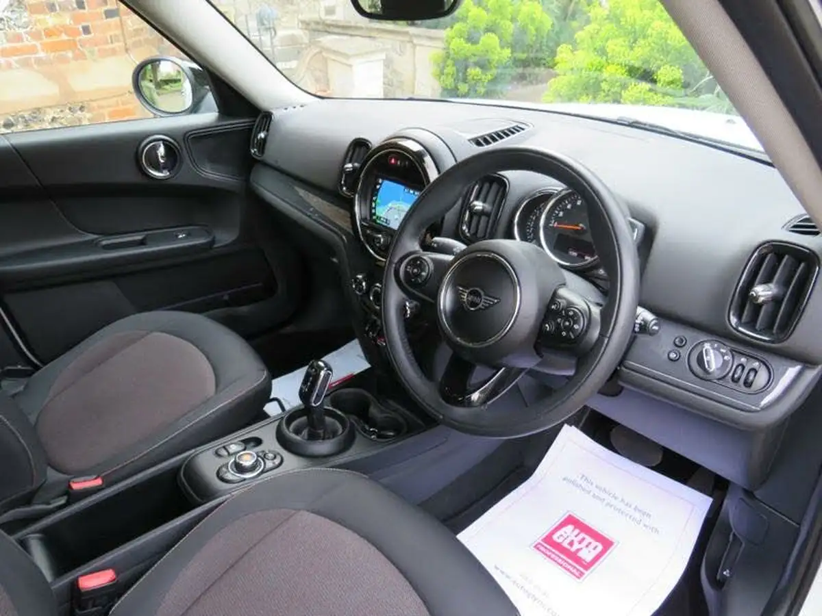 2019-mini-countryman-15-cooper-classic-auto-big-14