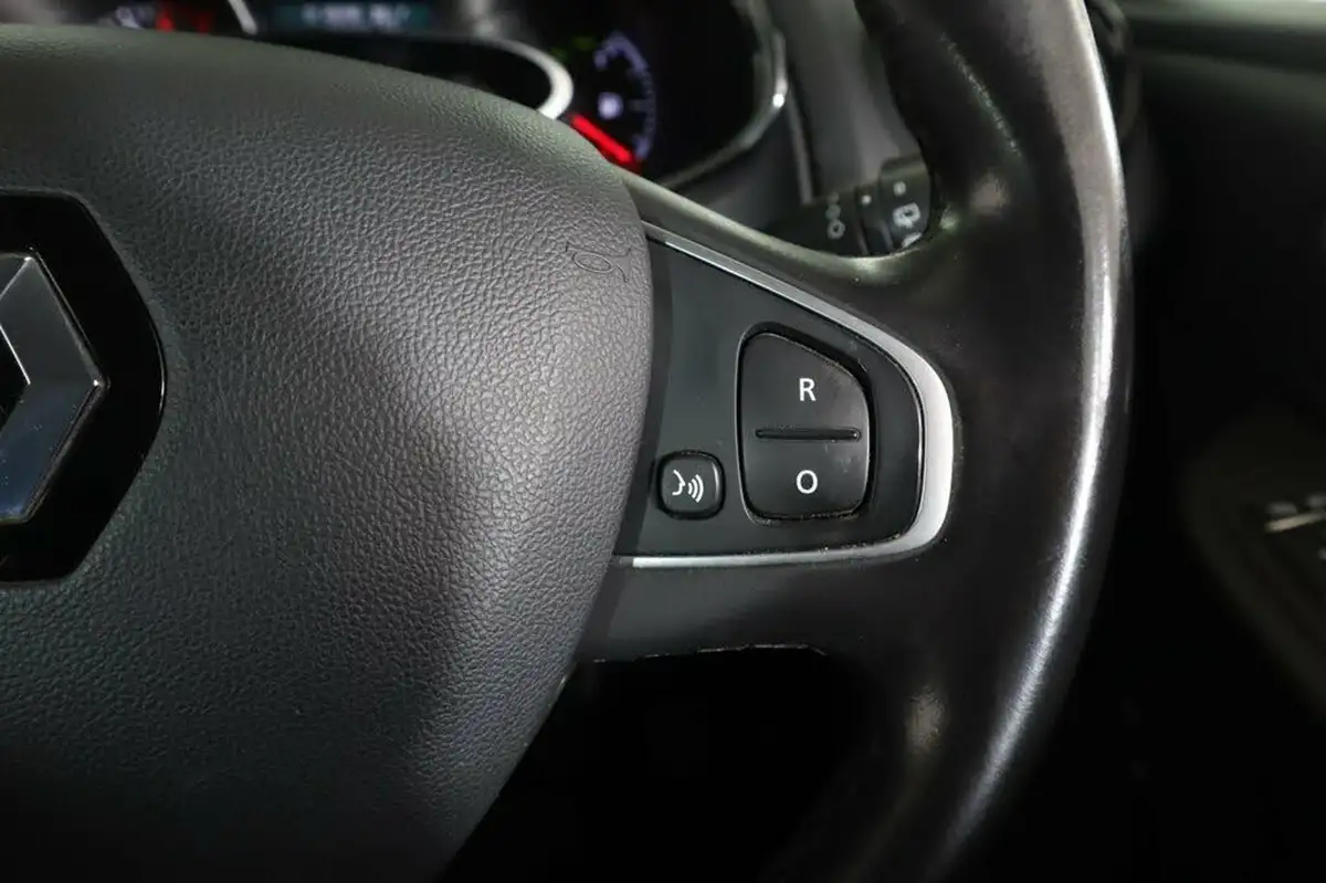 2017-renault-clio-09-tce-dynamique-s-nav-big-22