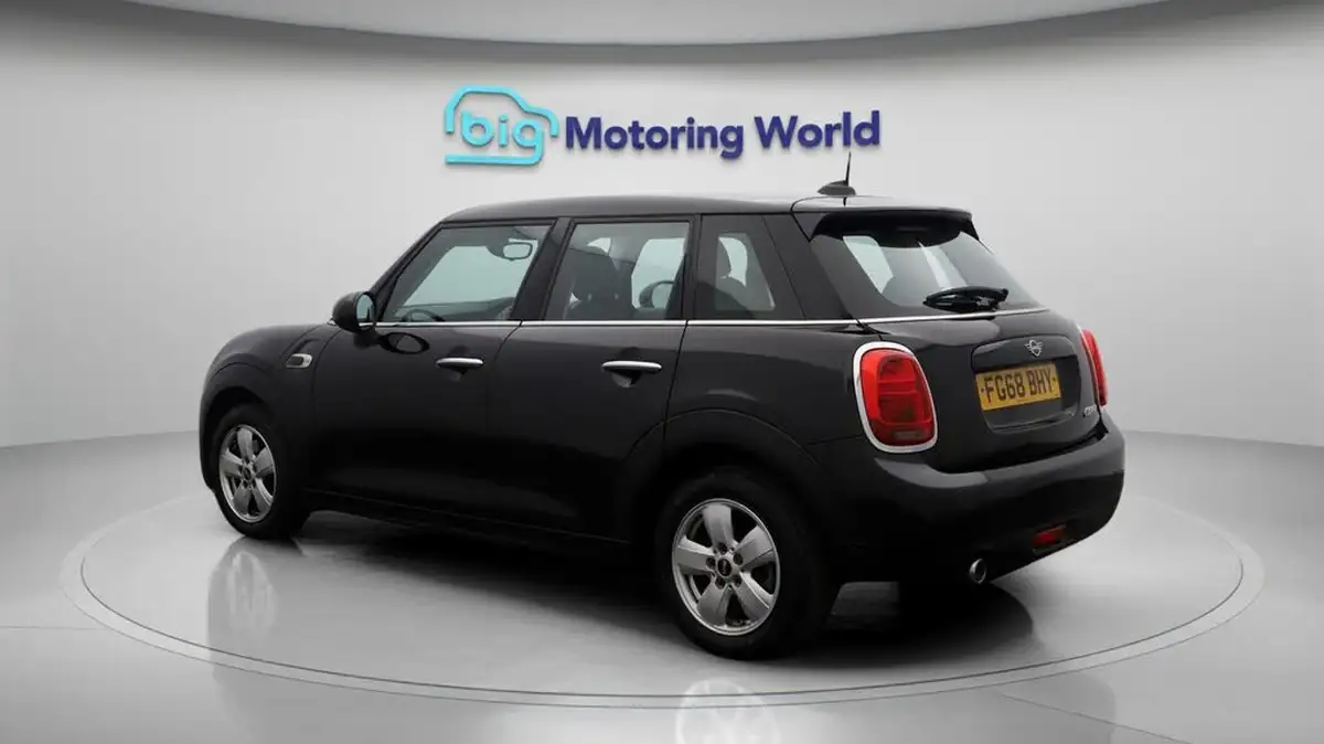 2018-mini-cooper-15-cooper-series-ii-ss-hatchback-5d-big-5
