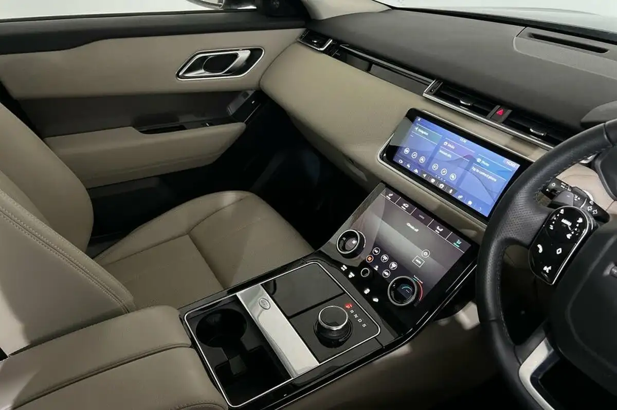 2019-land-rover-range-rover-velar-20-p250-s-big-34