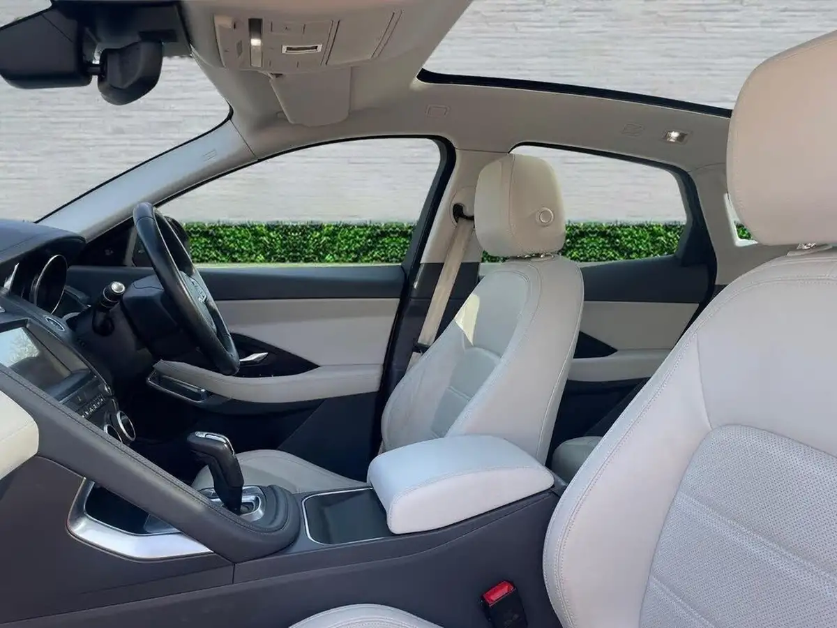 2018-jaguar-e-pace-20-i4-s-big-20
