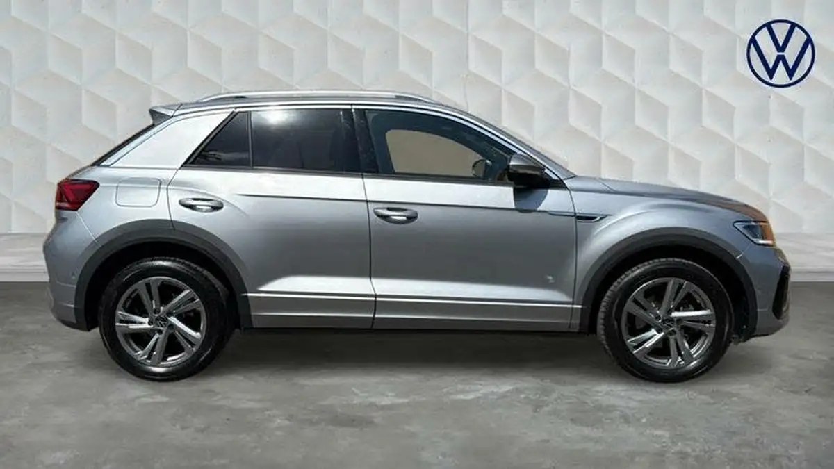 2023-volkswagen-t-roc-15-tsi-r-line-hatchback-5d-dsg-big-3