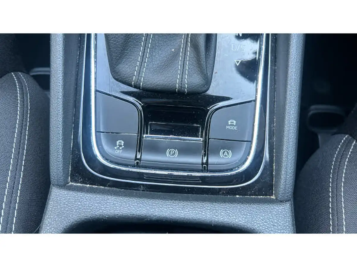 2021-skoda-karoq-15-tsi-sportline-dsg-big-23