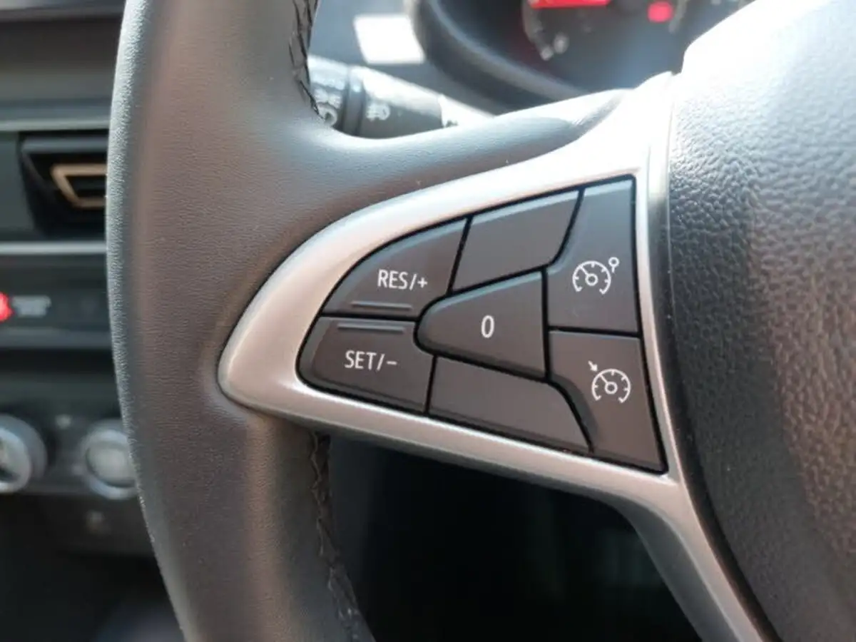 2024-dacia-sandero-stepway-10-tce-extreme-90bhp-big-17
