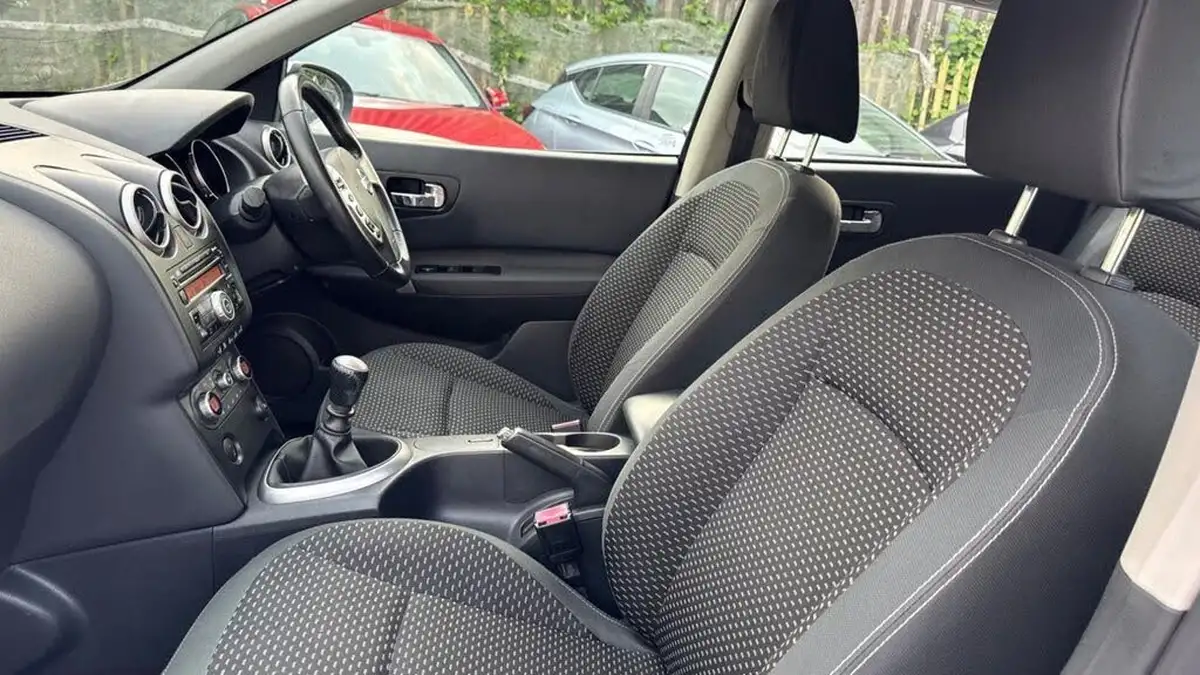 2009-nissan-qashqai-15td-acenta-big-23