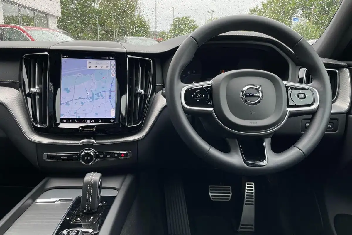 2021-volvo-xc60-20-b5-r-design-pro-awd-big-32