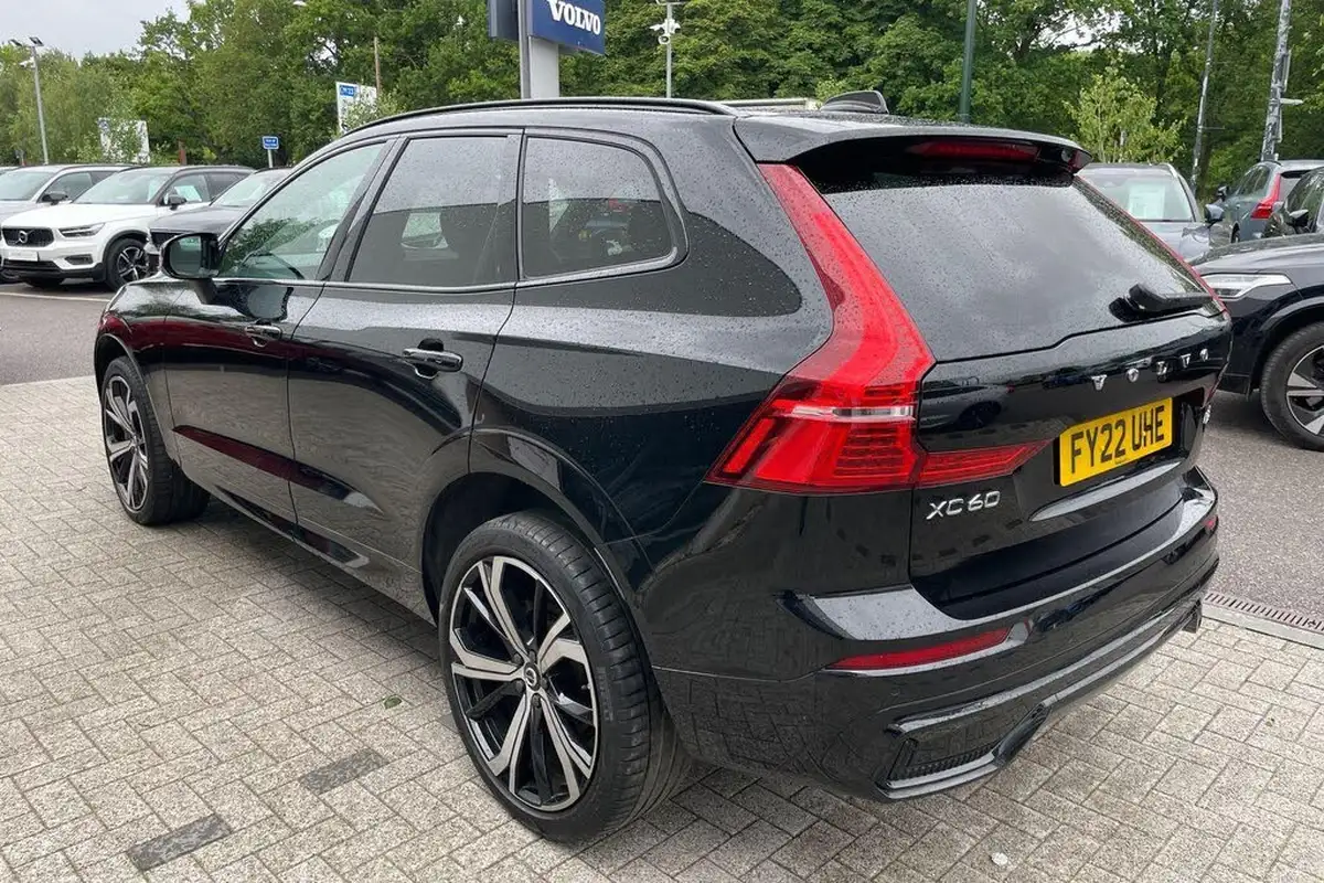 2021-volvo-xc60-20-b5-r-design-pro-awd-big-8