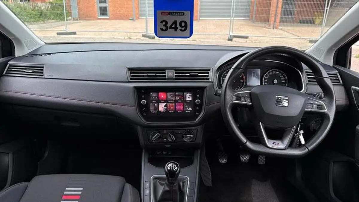 2019-seat-ibiza-10-mpi-fr-big-7