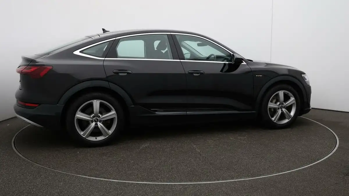 2022-audi-e-tron-50e-technik-sportback-big-53