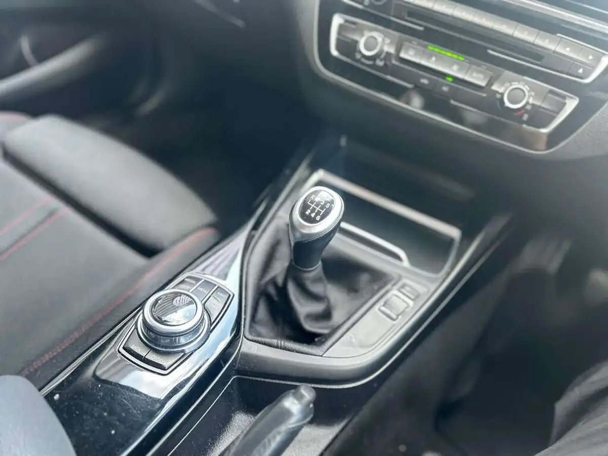 2018-bmw-1-series-15-118i-se-5d-big-24