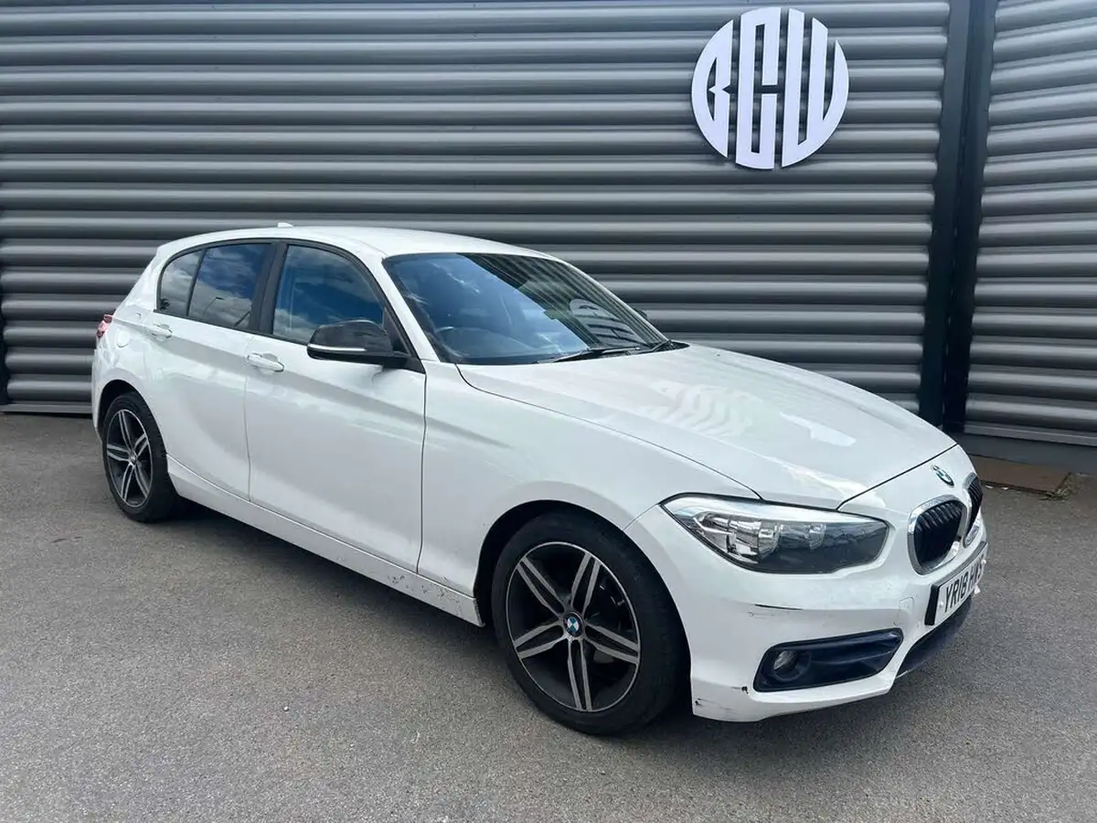 2018-bmw-1-series-15-118i-se-5d-big-0