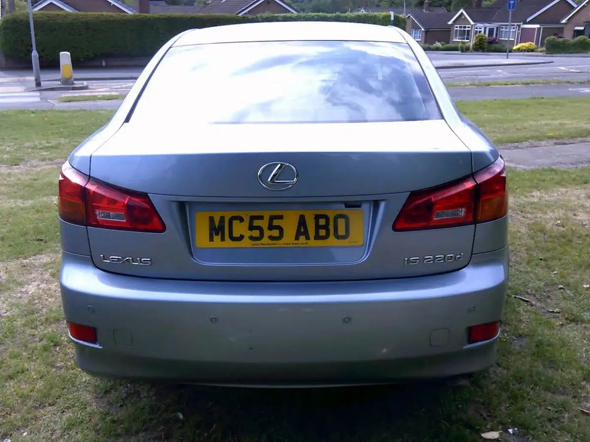 2006-lexus-is-220d-22td-se-big-4