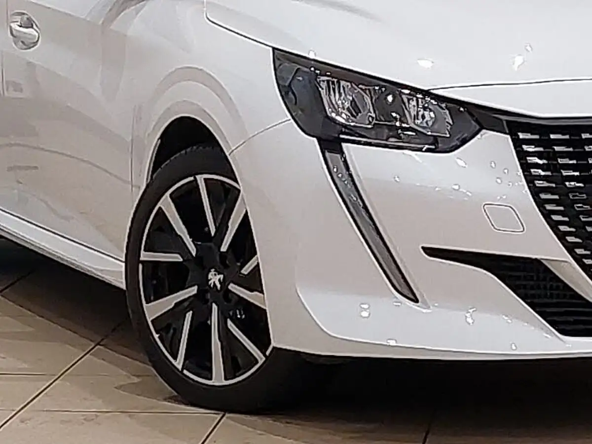 2020-peugeot-208-12-puretech-allure-premium-100bhp-big-8