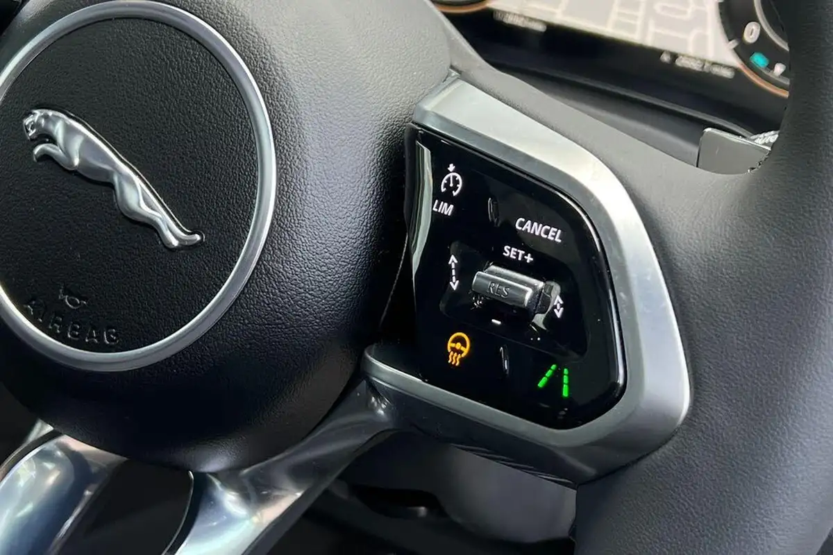 2024-jaguar-e-pace-20-d200-r-dynamic-se-black-big-42