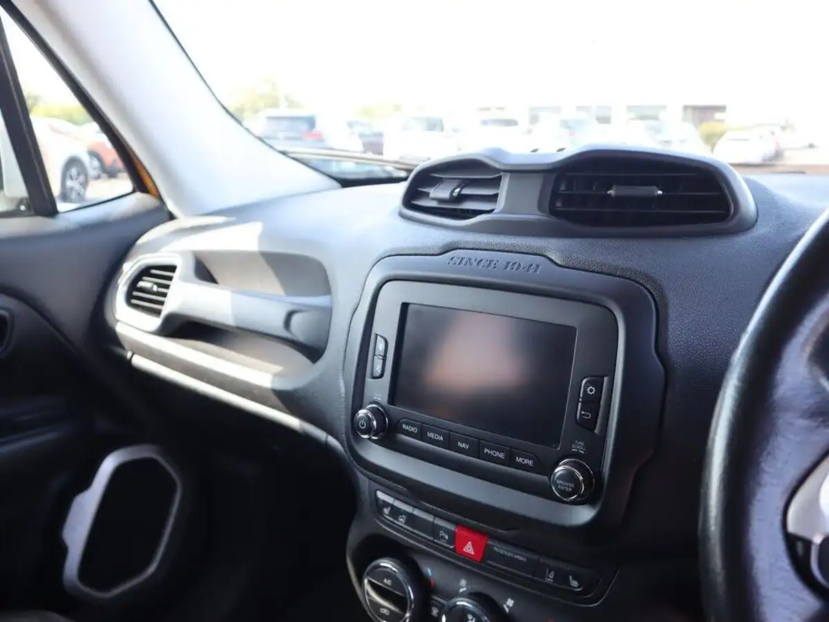 2015-jeep-renegade-20td-limited-auto-big-30