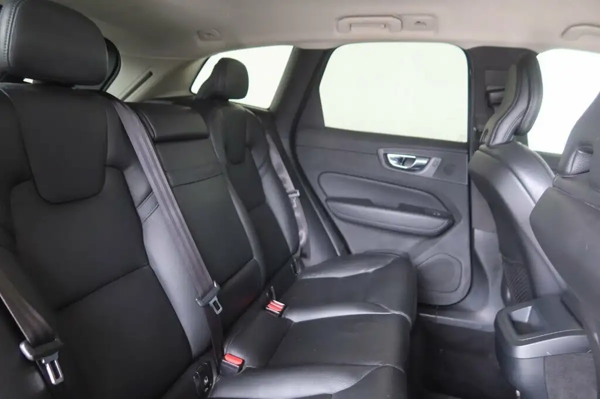 2019-volvo-xc60-20-t4-edition-big-13