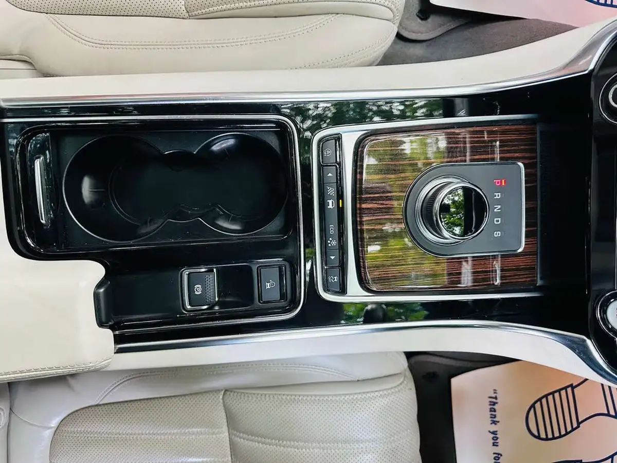 2018-jaguar-xf-20td-portfolio-240ps-awd-saloon-4d-1998cc-auto-big-16