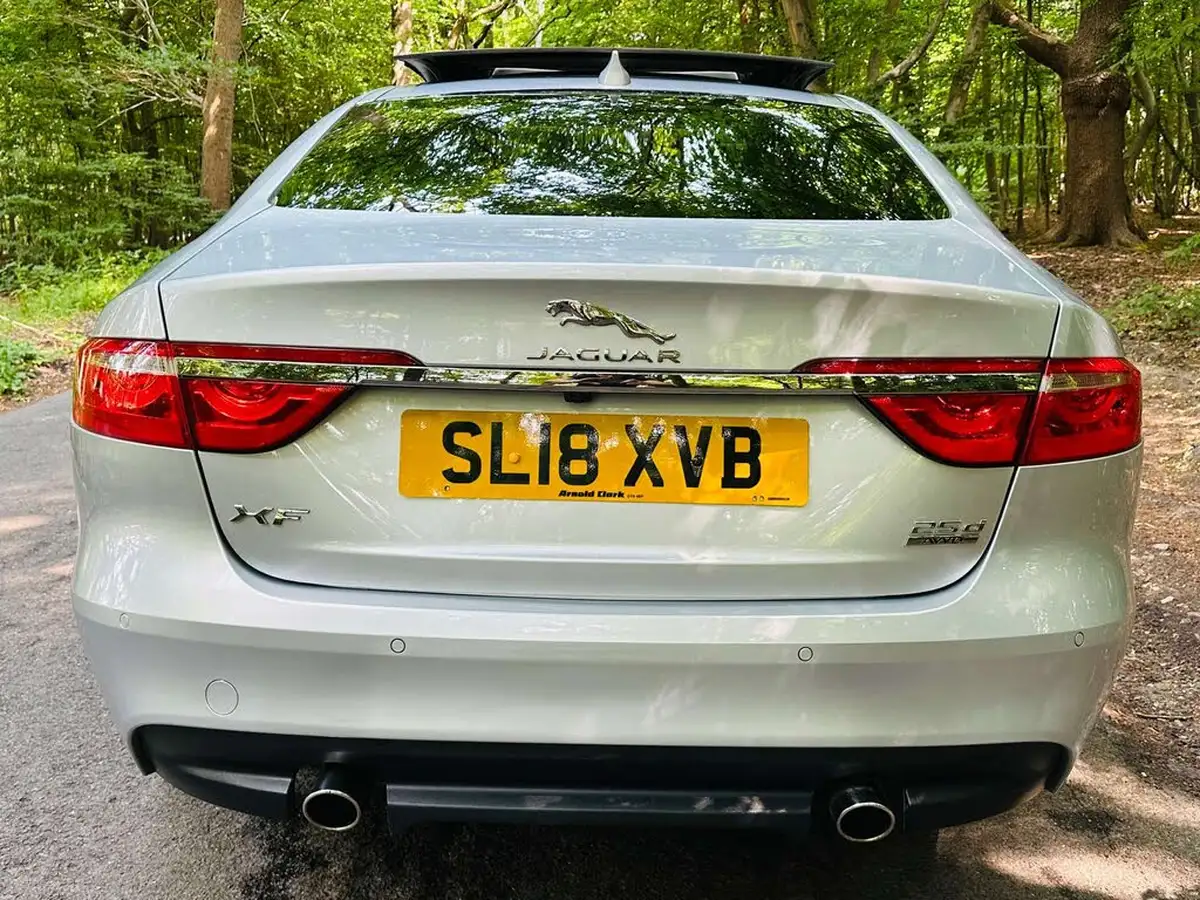 2018-jaguar-xf-20td-portfolio-240ps-awd-saloon-4d-1998cc-auto-big-40