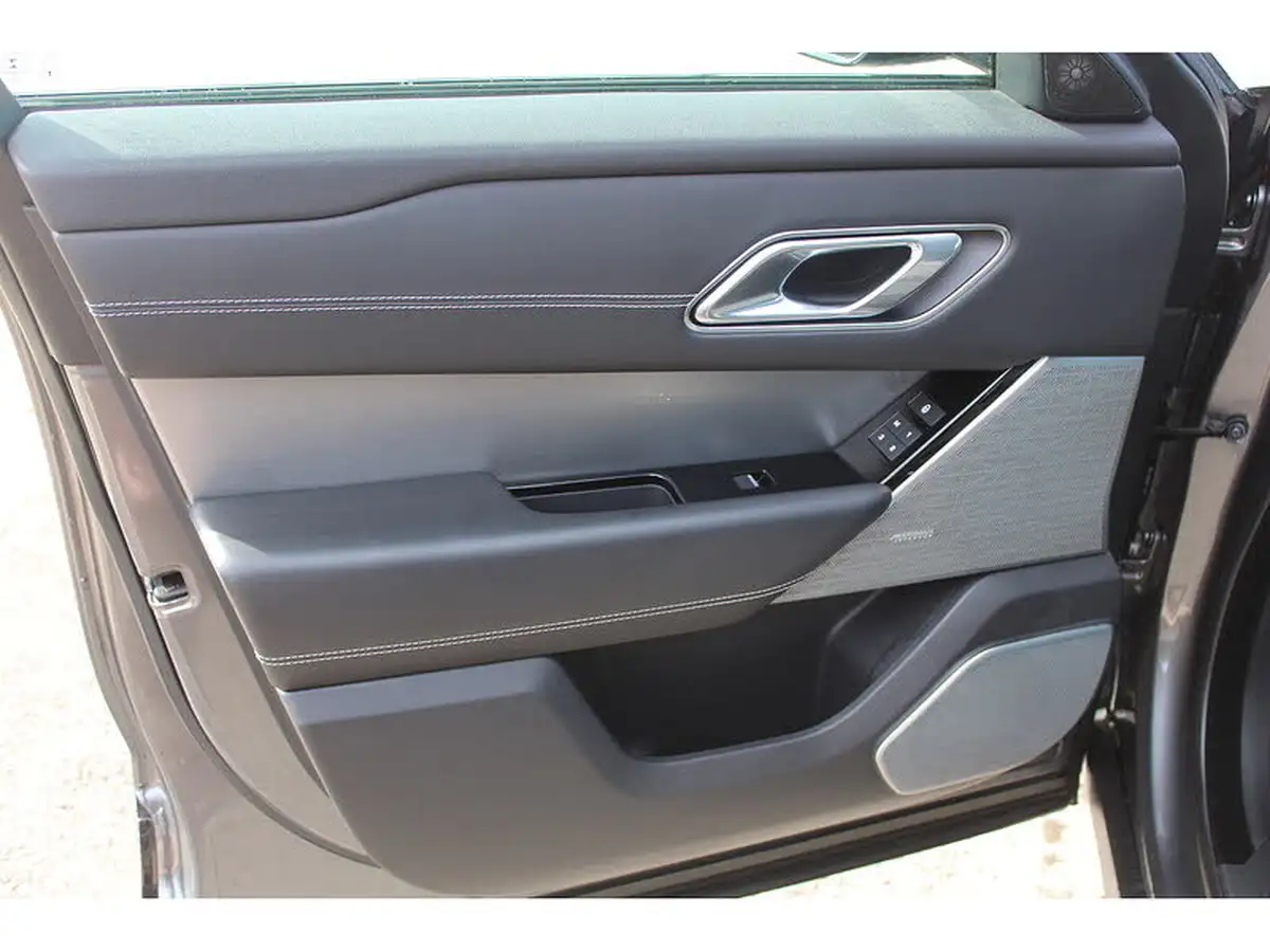 2018-land-rover-range-rover-velar-30-d300-r-dynamic-hse-ss-big-18