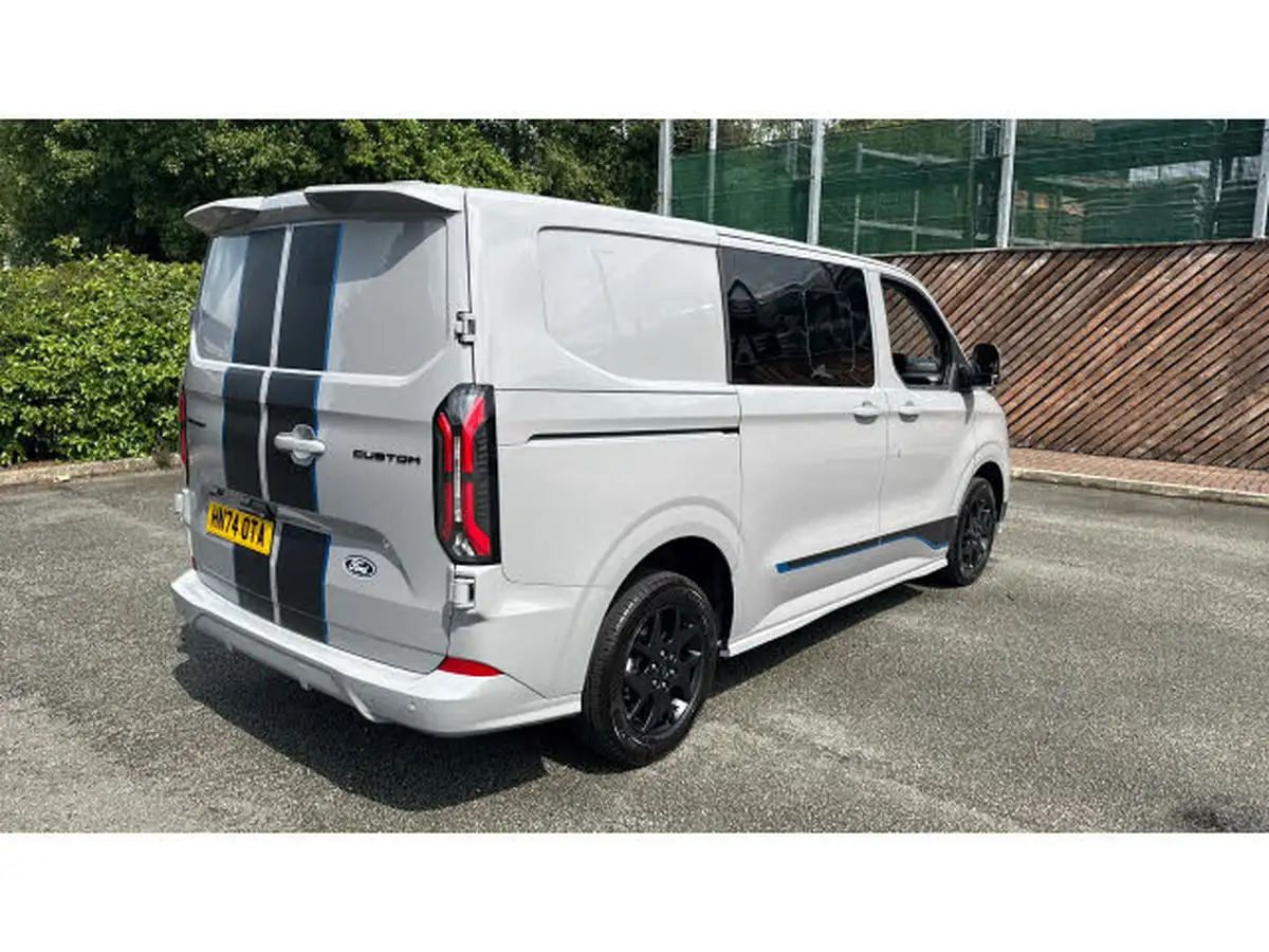2025-ford-transit-custom-big-20
