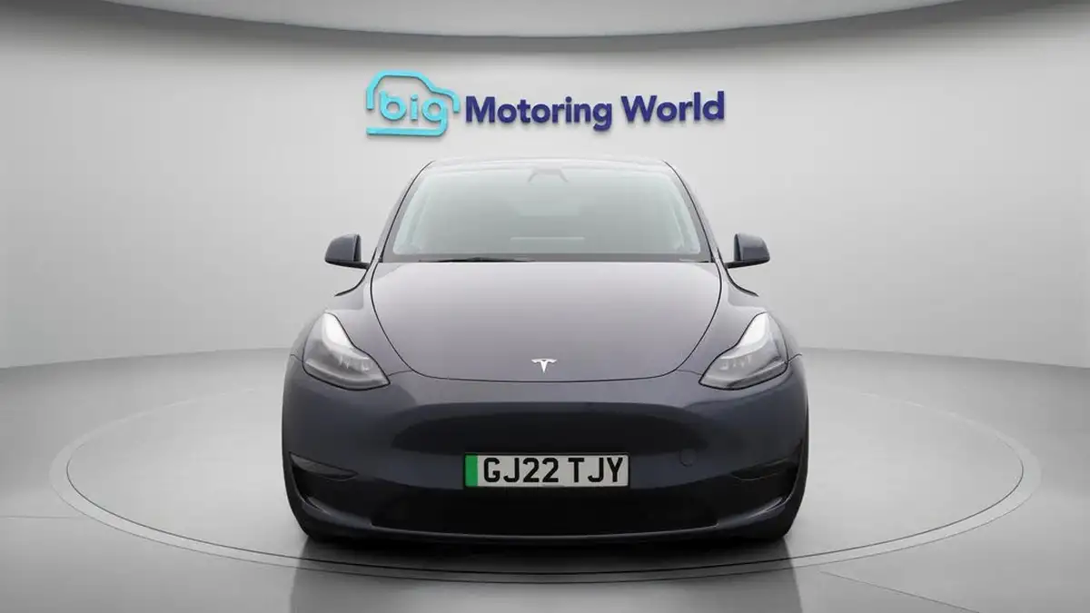 2022-tesla-model-y-e-long-range-big-2
