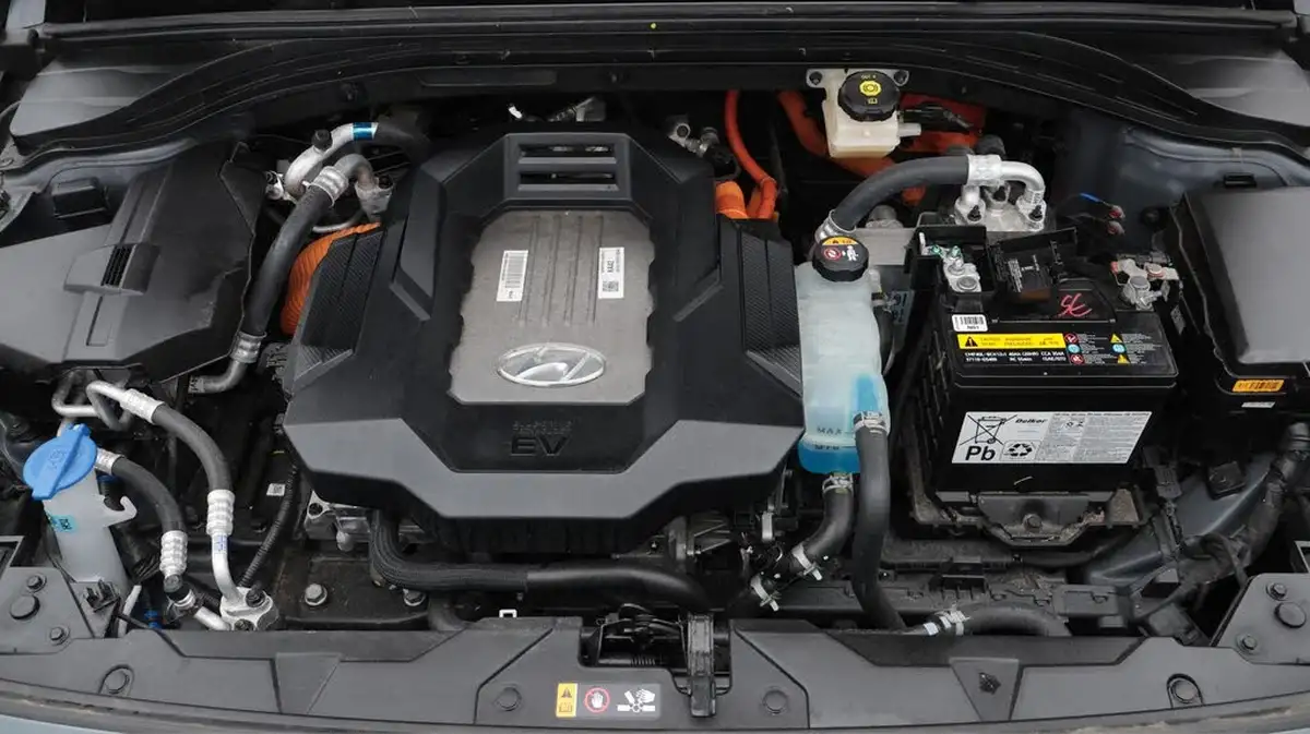 2021-hyundai-ioniq-e-premium-electric-100kw-big-19