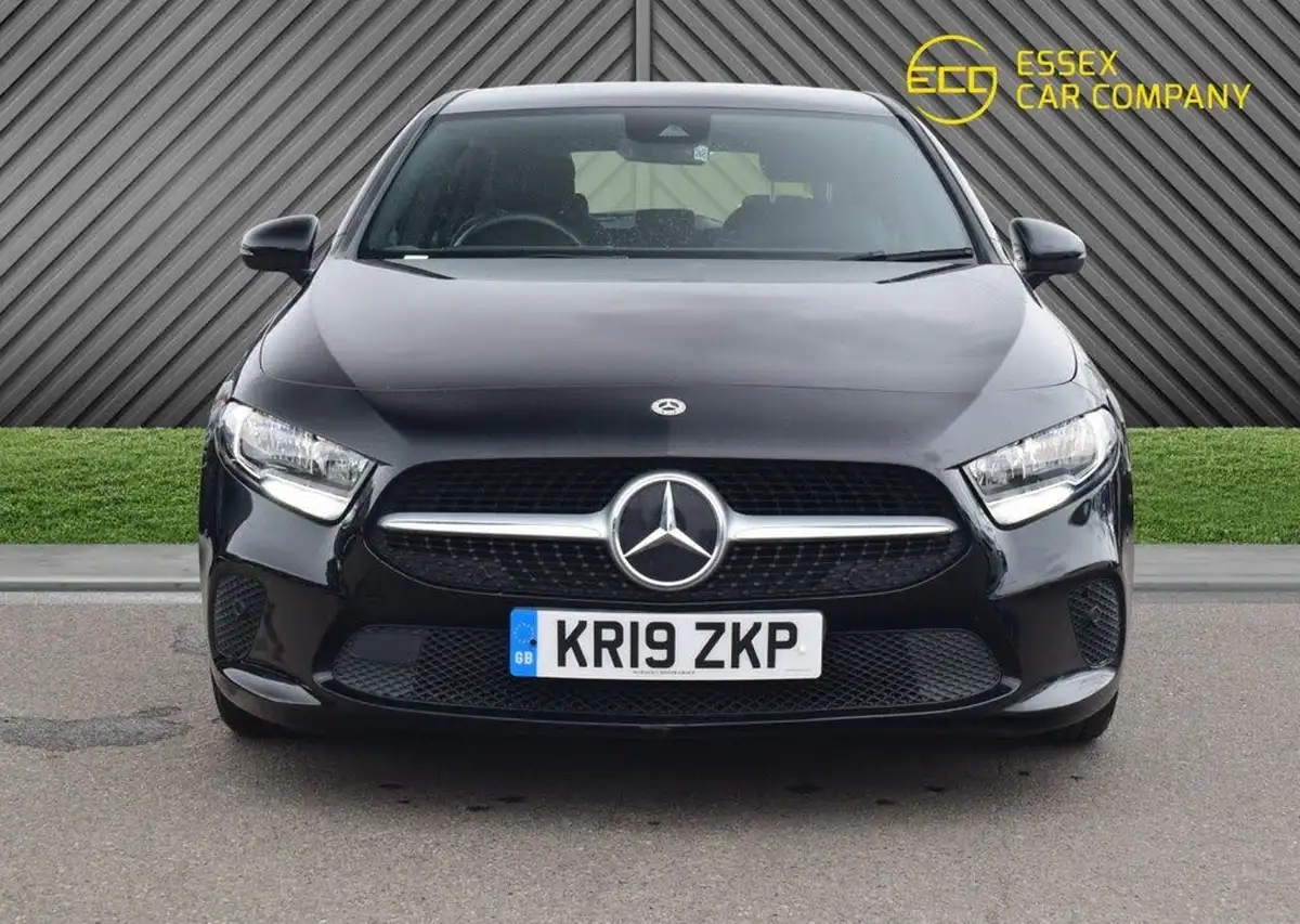 2019-mercedes-benz-a-class-15d-a180d-se-executive-7g-dct-big-6