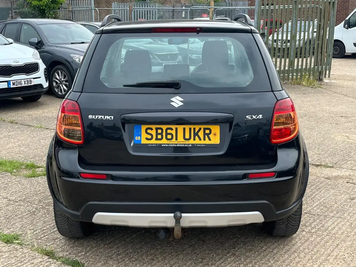 2012-suzuki-sx4-16-sz3-big-5