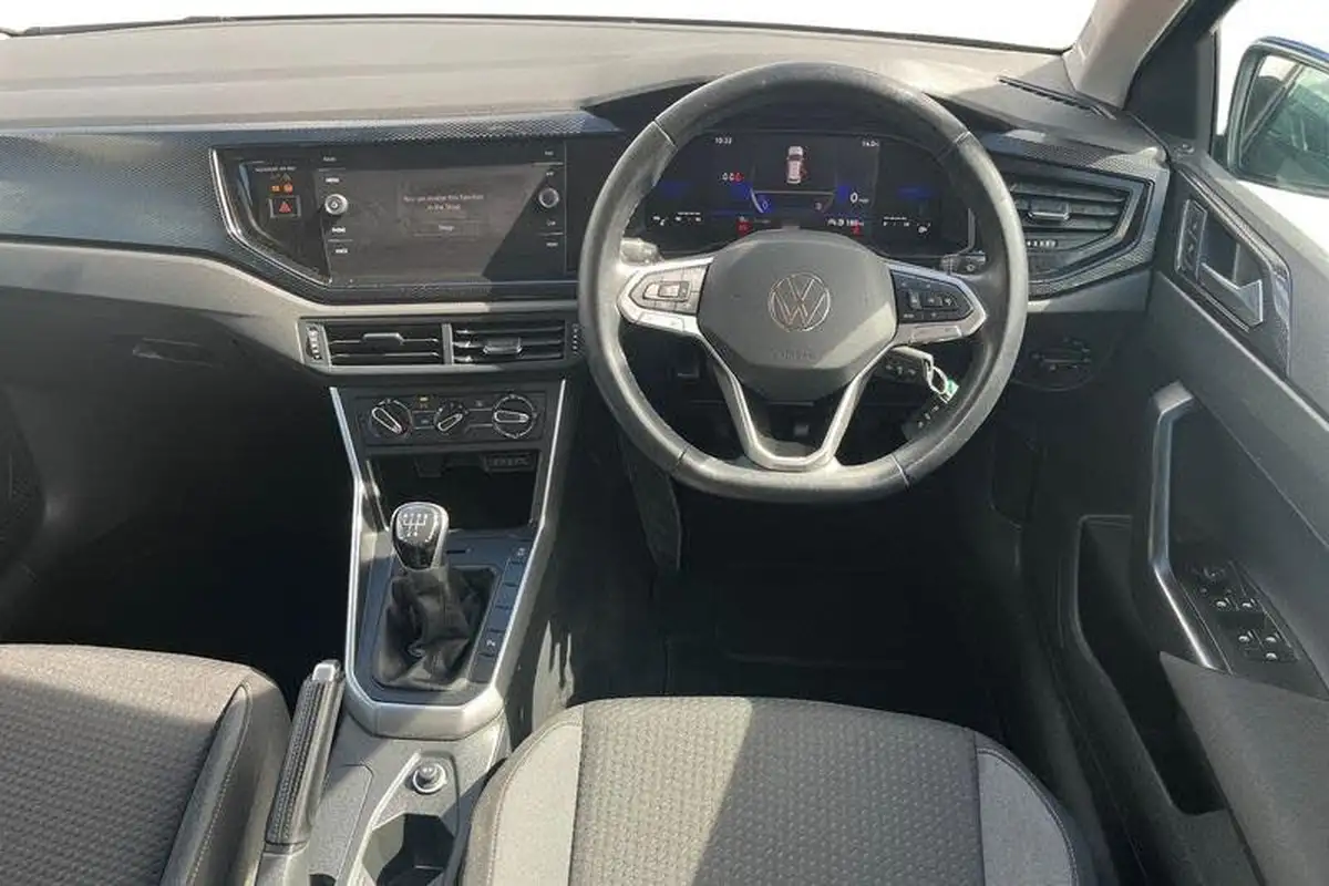 2022-volkswagen-polo-10-tsi-life-big-10