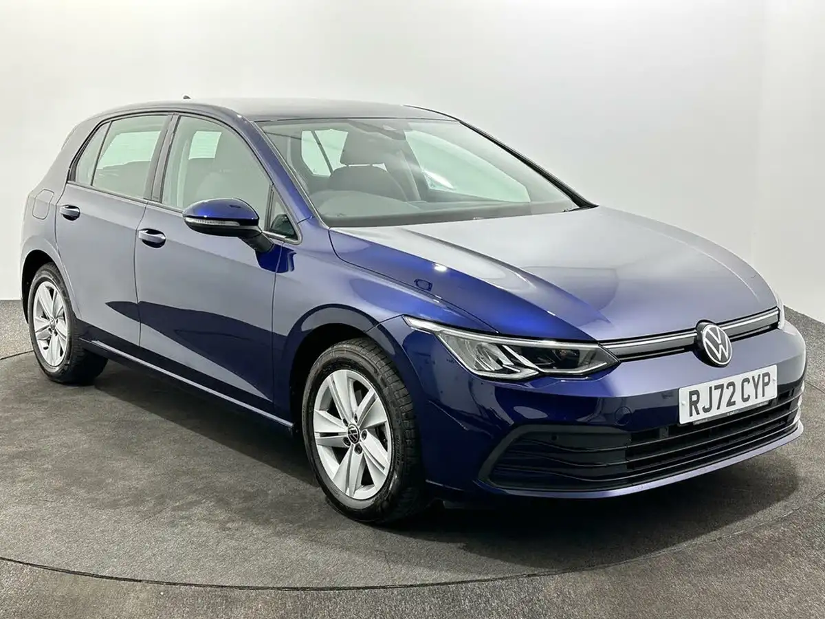 2022-volkswagen-golf-15-tsi-life-150ps-hatchback-big-0