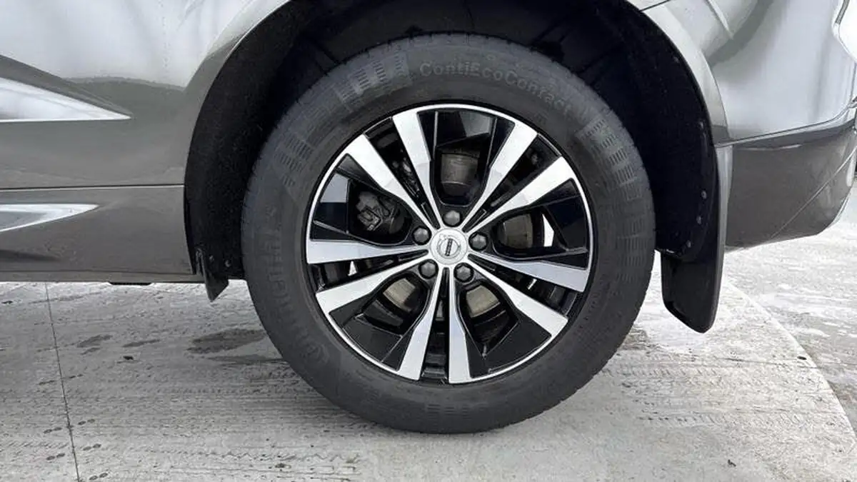 2020-volvo-xc60-20td-d4-momentum-pro-big-29