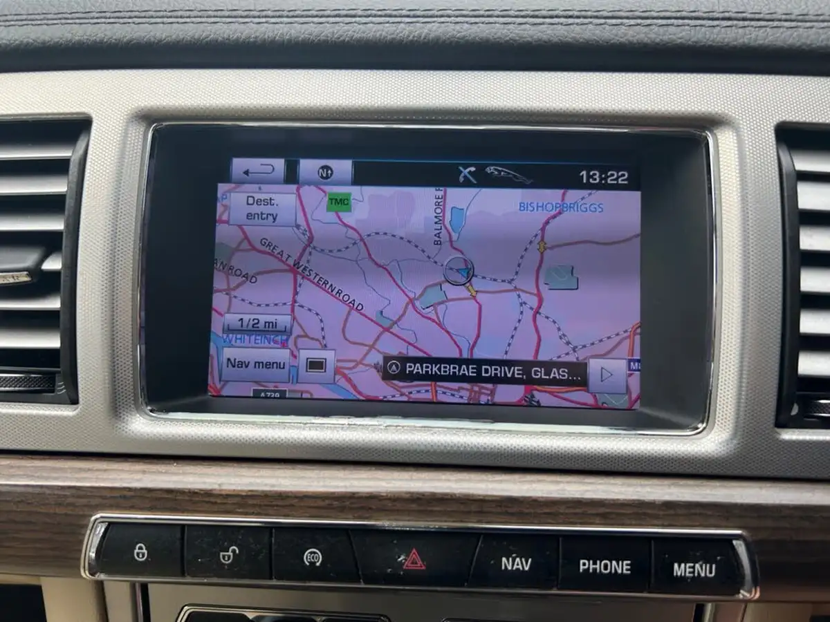 2012-jaguar-xf-22td-luxury-190ps-saloon-4d-auto-big-16