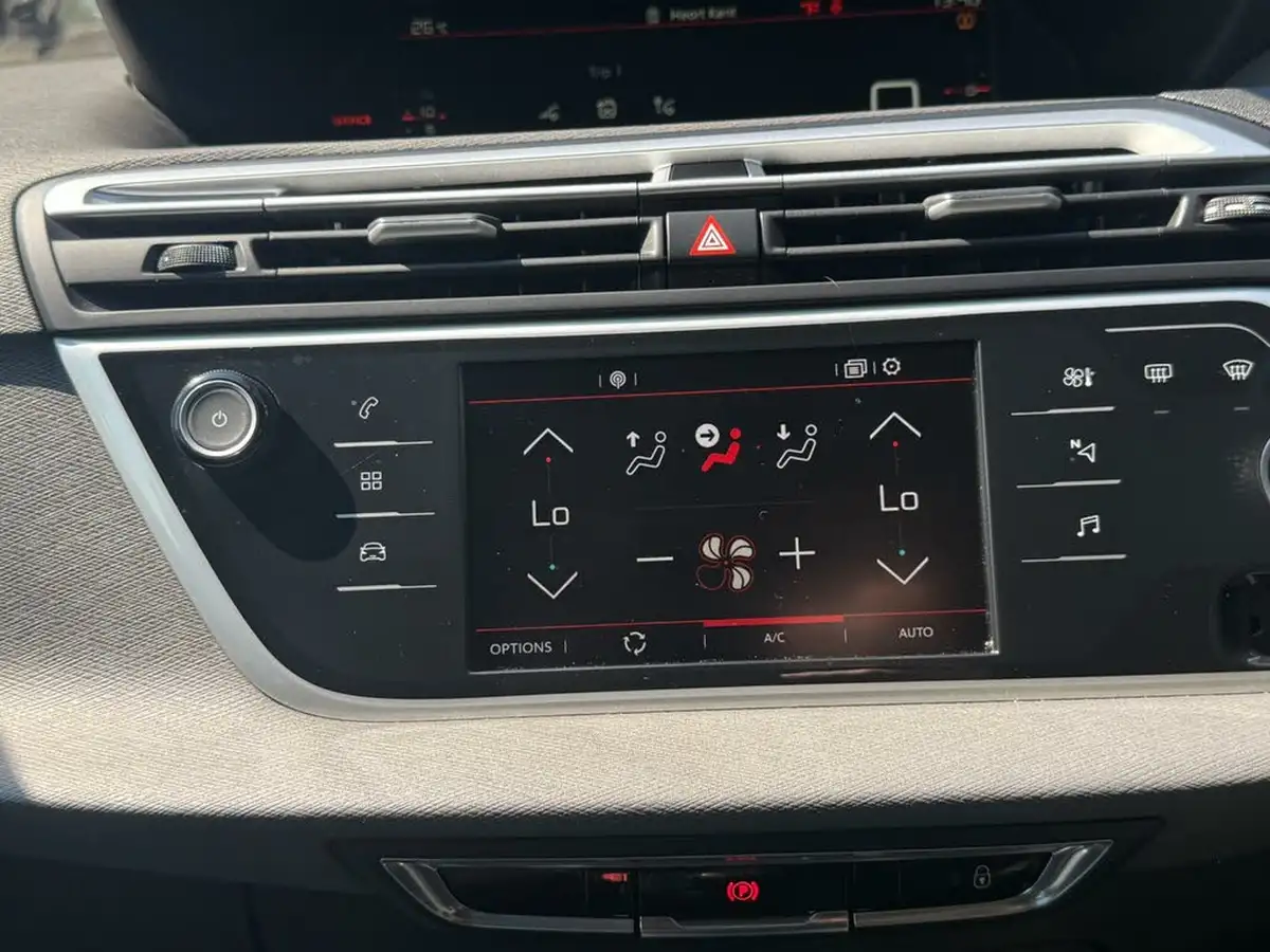 2022-citroen-grand-c4-spacetourer-12-puretech-sense-eat8-big-21