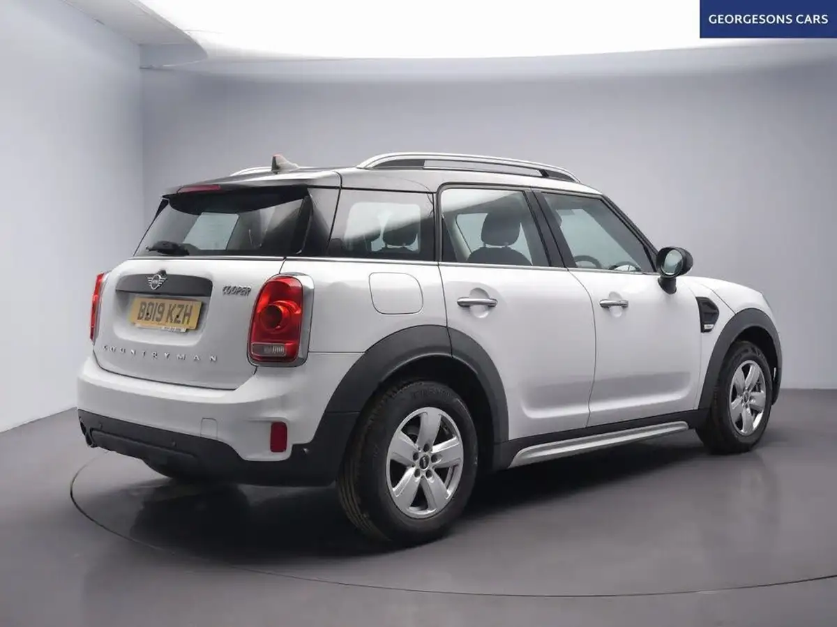 2019-mini-countryman-15-cooper-classic-big-6