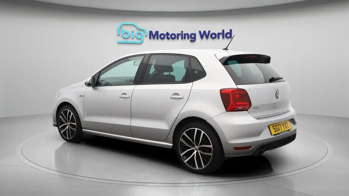 2017-volkswagen-polo-18-tsi-gti-bmtss-5d-big-5