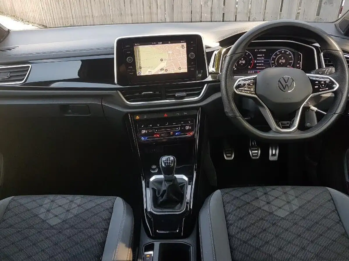 2022-volkswagen-t-roc-15-tsi-r-line-hatchback-5d-big-2