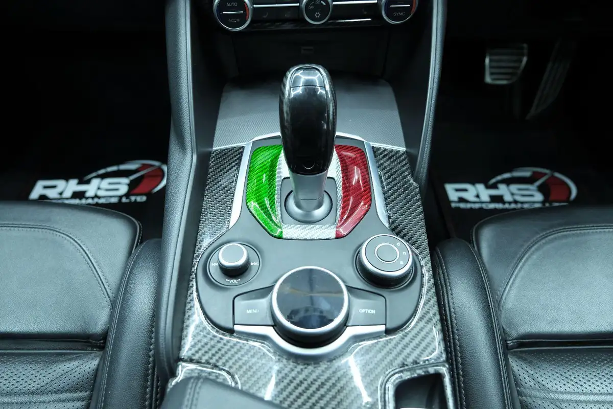 2017-alfa-romeo-giulia-20-veloce-big-51