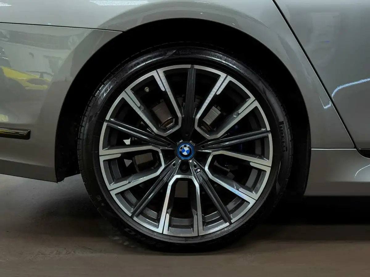 2021-bmw-7-series-30-745e-m-sport-big-58