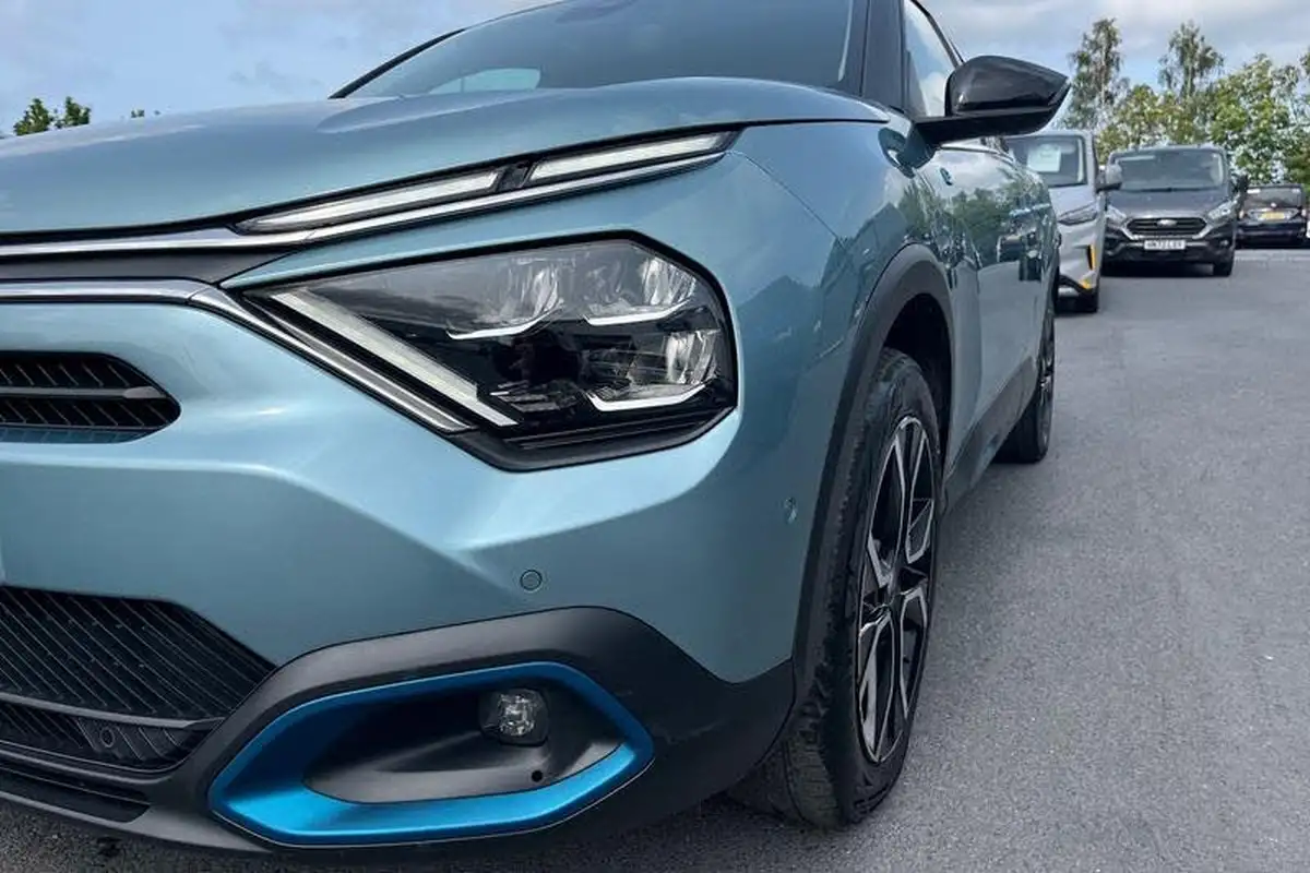 2022-citroen-c4-e-shine-plus-big-22