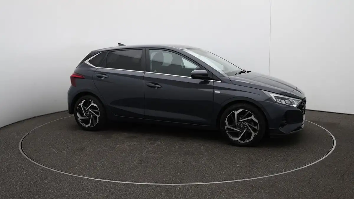 2022-hyundai-i20-10-t-gdi-premium-eclutch-imt-big-48