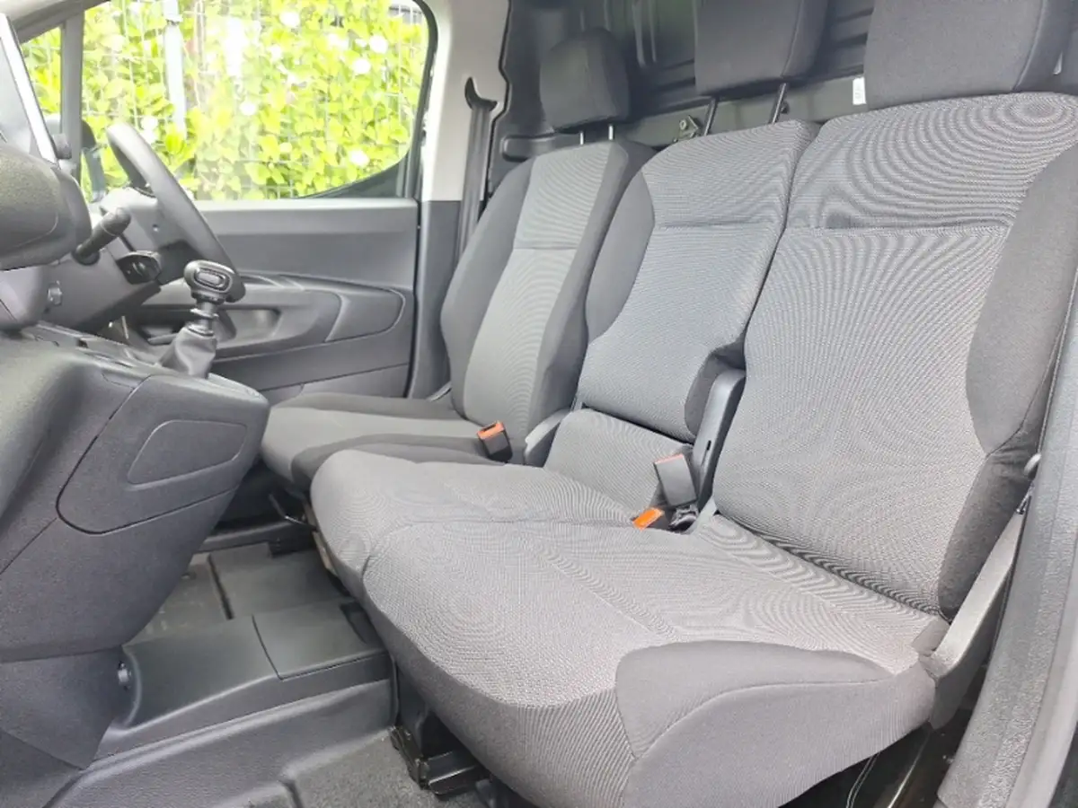 2023-jeep-compass-15-s-big-4