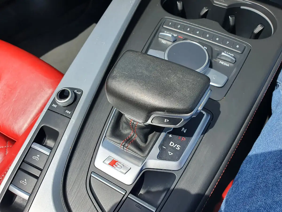 2017-audi-s5-30-tfsi-quattro-cabriolet-2d-big-49