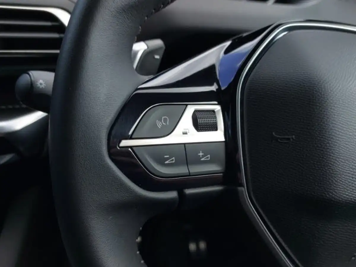 2023-peugeot-3008-suv-15-bluehdi-active-premium-eat8-big-14