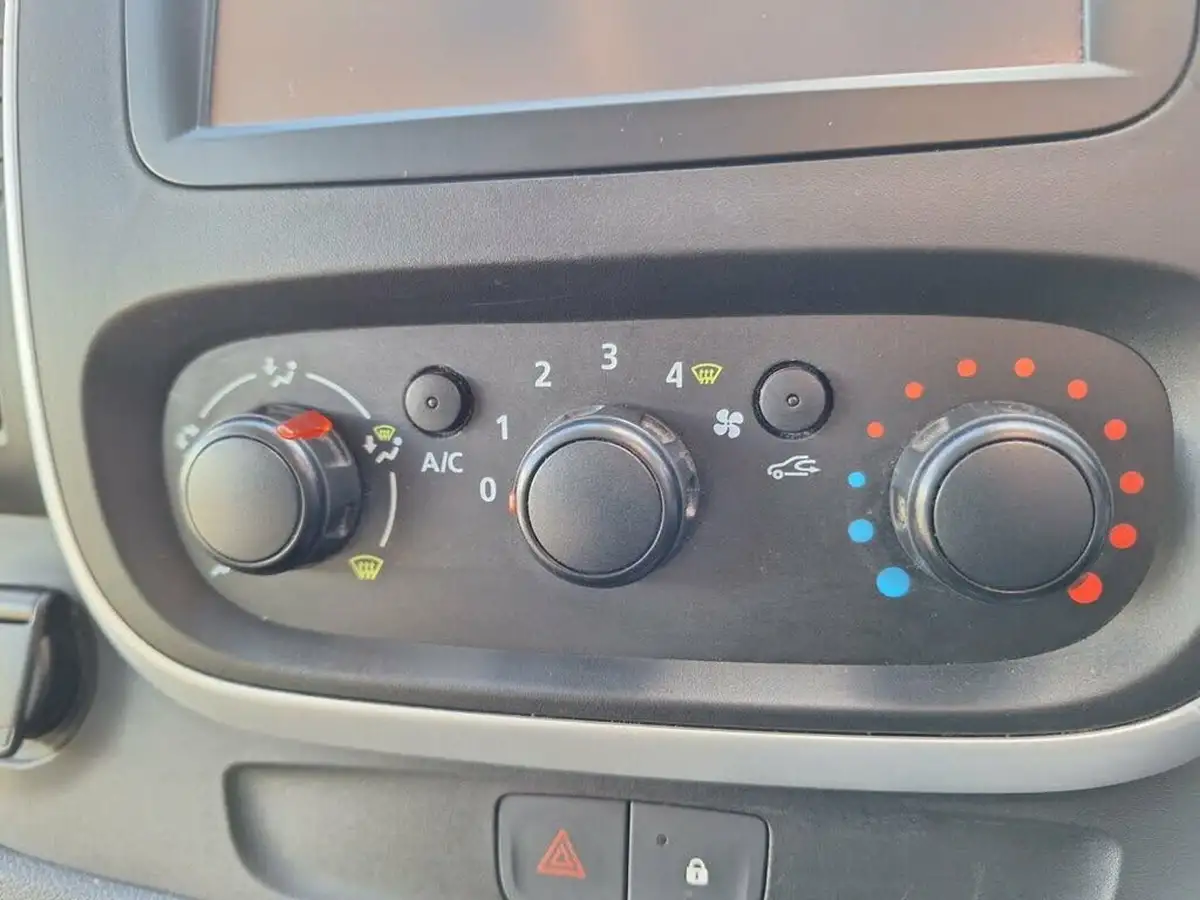 2019-nissan-nv300-16dci-tekna-l1h1-120ps-10t-panel-van-big-26