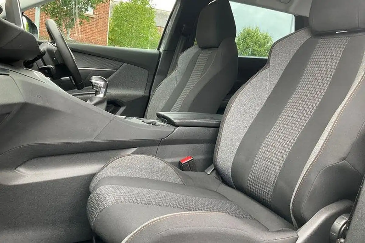 2022-peugeot-5008-suv-15-bluehdi-active-premium-big-18