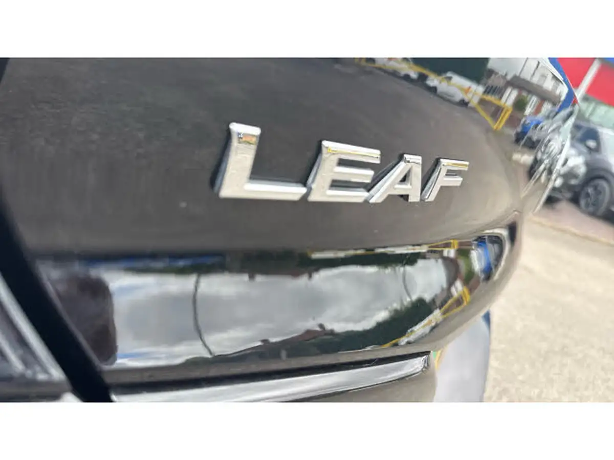 2022-nissan-leaf-e-tekna-big-26